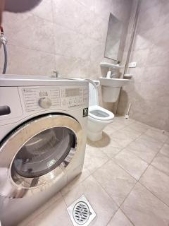 Opera8 Elegant 1BR Pool Gym Accessories - 3