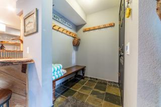 Tranquil & Woodsy 2/2 Retreat – Jacuzzi, W/D, BBQ! - 9