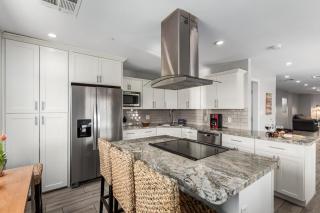 Pristine Sunset- In Old Town - Private Pool - BBQ - 9