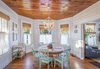 Summerwind - Heated Pool, 3 Baths, 3 Blocks to Beach - 4