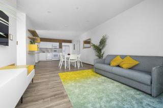 Stylish NEW 1BR w/Pool & Gym ~ Walk to Palm Beach! - Palm-Eagle Beach - 8