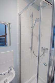 Hazel House - Cosy 2 bedroom house with parking near to Oxford - 8