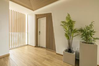 Stylish NEW 1BR w/Pool & Gym ~ Walk to Palm Beach! - Palm-Eagle Beach - 2