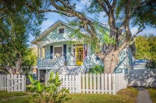 Summerwind - Heated Pool, 3 Baths, 3 Blocks to Beach - 0