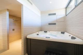 Luxury 4 Bed Villa with Sea Views in Eden Resort - 1