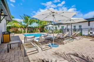 Haley's at Anna Maria Island Inn - 6