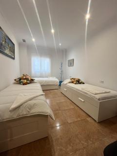 Terraza 120 m2 y paellero - Metro & Aeropuerto - 6