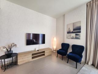 Elite 2BR Abode Distinctive Living at The Shores - 2