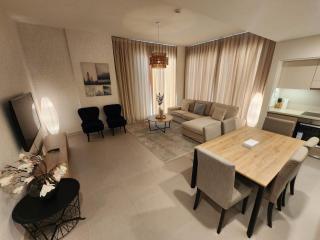 Elite 2BR Abode Distinctive Living at The Shores - 7