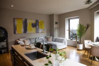 PREMIER HOST - Luxurious stunning high-floor corner 2-bedroom home - 4