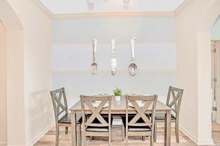 Bright & Airy 3BR Suite Near Disney - Pool - 7