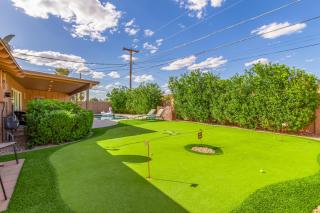 Games Galore - Old Town Scottsdale - Pool & Golf - 9