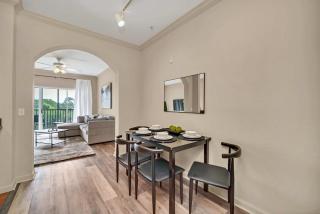 Bright Condo - 2BR with Pool, near Disney! - 8