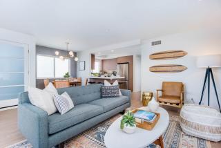 4 Bedrooms - 4