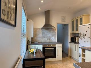 Plumstead Pied-à-Terre - Your Stylish Urban Retreat - 7