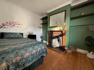 Plumstead Pied-à-Terre - Your Stylish Urban Retreat - 5