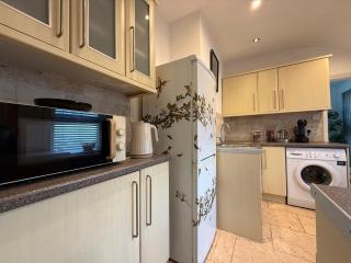 Plumstead Pied-à-Terre - Your Stylish Urban Retreat - 4