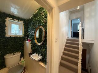 Plumstead Pied-à-Terre - Your Stylish Urban Retreat - 2