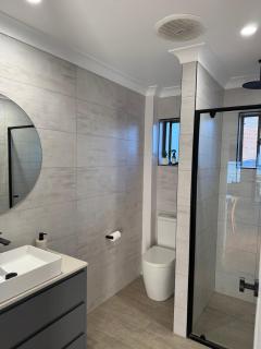 Waters Edge - Dunbar Court - Central Location - 4