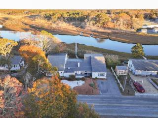 Waterfront Escape Hottub, Pets Ok, Pool Table - 3