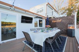 Waterfront Escape Hottub, Pets Ok, Pool Table - 2