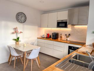 The Luzia House - sunny 4BR Villa with gardens & terraces - 3