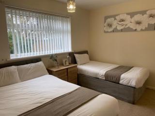 Chester Cosy 2 Bed - 3