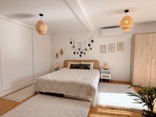 The Luzia House - sunny 4BR Villa with gardens & terraces - 4