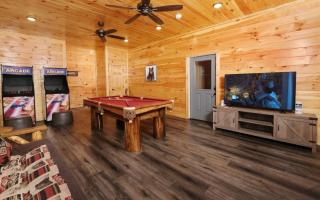 Cate + Cali's Place - Private Indoor Pool, Game Room + Outdoor Hot Tub - 7