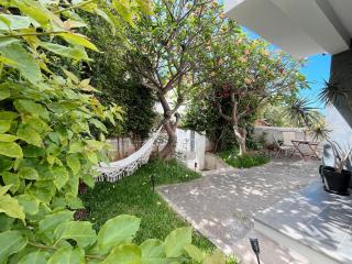 The Luzia House - 4BR Villa - AC, large kitchen, living room, free parking, gardens, terraces, sun exposure all day - Coliving - 6