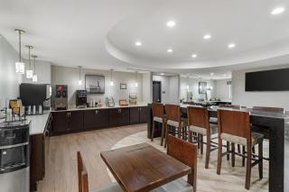 Best Western Plus Bay City Inn & Suites - 3