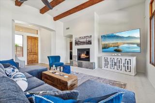 Sunrise Retreat - Backyard Oasis - Beautiful Views - 9