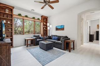 Sunrise Retreat - Backyard Oasis - Beautiful Views - 7