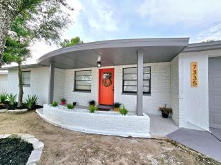 The Sunflower Cottage - 8