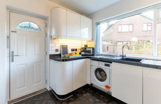 St Annes Rest - Weekly Rates, Off Street Parking - Perfect for Long-Term Stays - 5