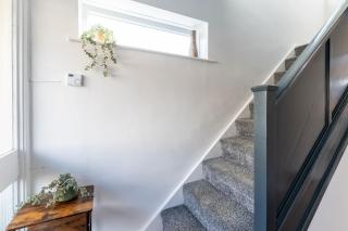 St Annes Rest - Weekly Rates, Off Street Parking - Perfect for Long-Term Stays - 3