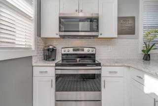 Urban Pearl-2 Bedroom & Private Patio-In Midtown - 6