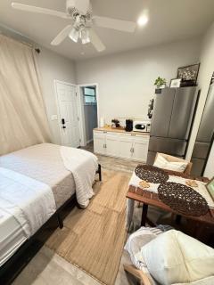 Cozy Guest house near FSU Trails and the airport - 9