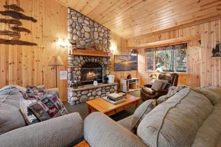 Meandering Moose - Walk to Zoo, Hiking, Slopes & Golf Course, Smart TV, Deck, BBQ - 6