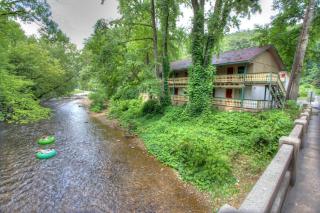 Hofbrau Riverfront Hotel - Helen - 3