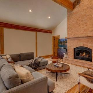 Mammoth Lakes Alpine Stay - 1