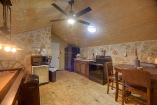 6 Mi to Laughlin AFB Cozy Studio with Private Yard - Del Río - 3