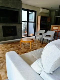 Refúgio moderno à beira do lago Morro Reuter - 3