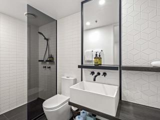 Peppers Docklands - 1