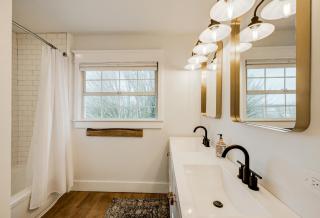 Craftsman home near Stadiums with stunning views - Seattle - 9