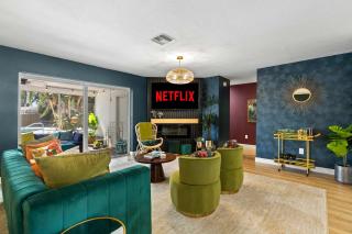 Luxury Getaway - Sleeps 12 Pool HTD Beach Closeby - 2