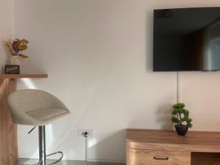 Lotus Apartment - Stunning View, Parking - 1