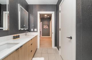 Hyve - Neon Lights - Pool & Gym - Walk to Broadway - 5