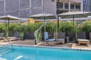 Hyve - Neon Lights - Pool & Gym - Walk to Broadway - 2