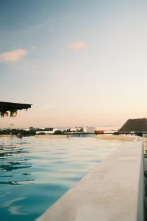 Downtown Penthouse with Private Pool, Rooftop Pool and Gym, short distance from Beaches, Restaurants & Nightlife - 8